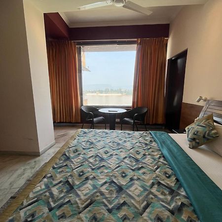 Treehouse Narmade A Riverfront Resort & Spa Narmadapuram Hoshangabad Zewnętrze zdjęcie